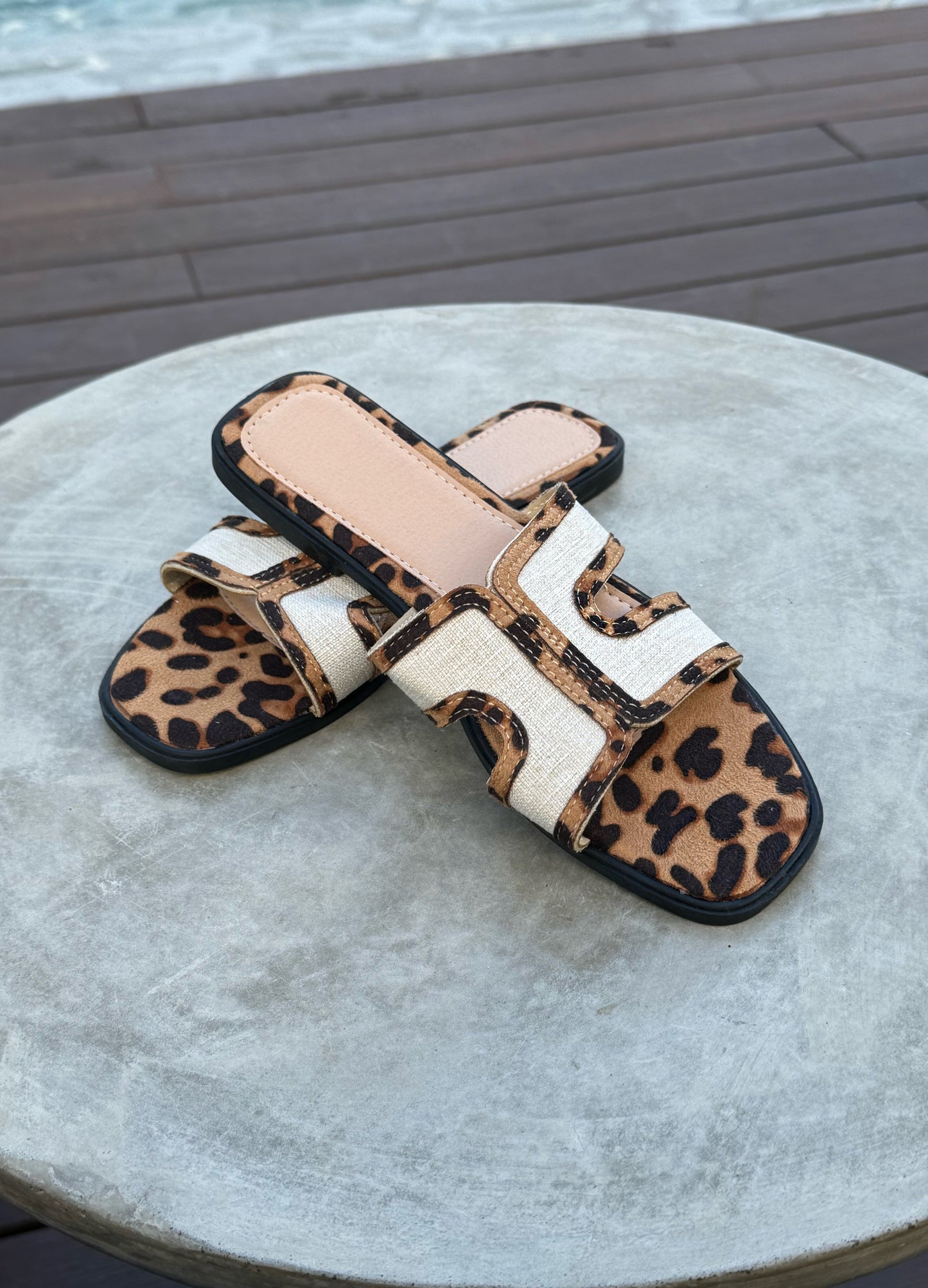 Sandalias Carys con estampado de leopardo (REBAJAS)