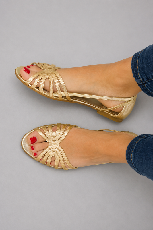 Sandalias con punta abierta y brillo metálico